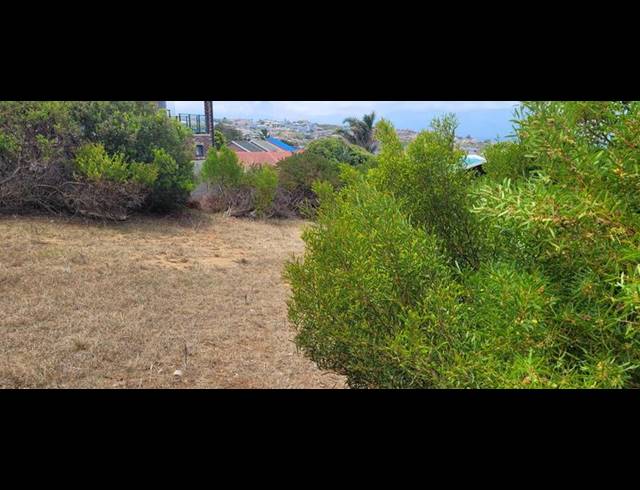 LAND FOR SALE IN DANA BAY